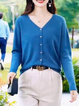 #上热门 时尚洋气V领长袖针织毛衣开衫#舒适休闲