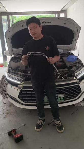 比亚迪秦,日行灯,转向灯不亮维修案例#车灯维修
影响年审