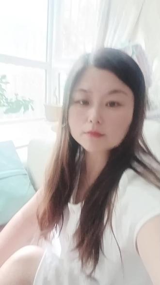 喜欢安静喜欢独处!一个人在家自由自在挺好!