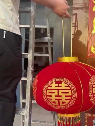 #喜字灯笼 一挂、#喜庆氛围 直接拉满。过年过节结婚乔迁都能用#结婚灯笼 #喜庆用品