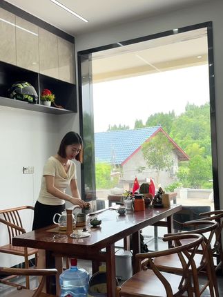 糯叽叽的黄金万两 一口下去四重口感 甜而不腻 又是礼盒包装 中秋节来了 送家人朋友面子里子都有#月饼#软糯香甜 #口感特别好价格实惠#好物分享