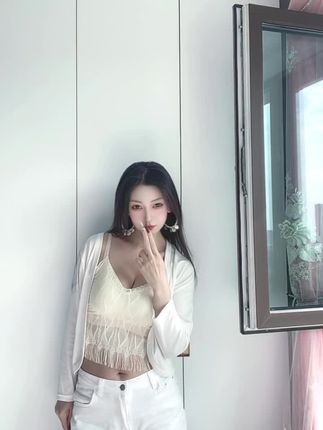 去他妈的一切!只要身体健康、一切无所吊谓!#有点上头 #小性感
