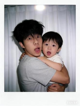 你不记得了吗,我小时候抱过你 和女朋友小时候合照拥抱ai指令教程来啦!#豆包ai 和男朋友合照 和女朋友拥抱ai指令教程 豆包ai指令#豆包指令#翻旧照#情侣