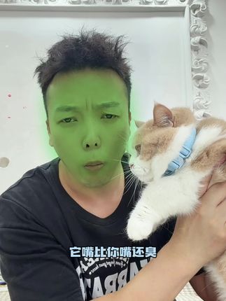 宠物用品赛道文案素材 - 猫咪嘴里总有新鲜螺蛳粉和榴莲味,推荐这个 #宠物口腔喷雾 #还有这种操作 #猫咪口腔喷雾 #萌宠好物 #养猫经验分享 - 特胖是只猫作品