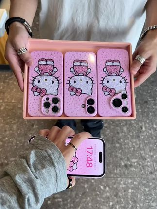 #这个手机壳真的长在我心巴上了 #爱了爱了 凯蒂平面闪钻手机壳