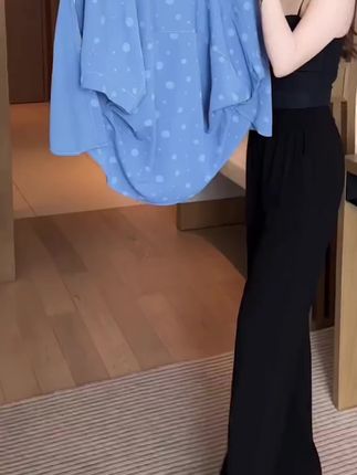 #减龄气质 #显瘦穿搭 #百搭上衣 #谁穿谁好看 #简约穿搭