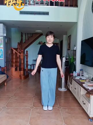 秋月寄相思,月圆人团圆,每当我仰望月亮,就想起了我的故乡…㊗️我爱的和爱我的中秋节快乐#故乡的歌谣 #简单易学 #