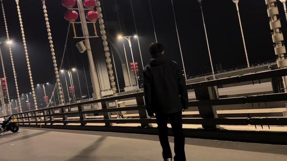 你很帅,但是跟我比还差点#机车 #张雪820rr