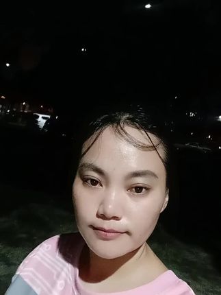 牛马生活不一般,牛已经躺下了,马还在努力搬砖,在回来的路上。