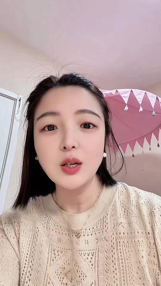 大家觉得凸凸裙,中年妇女穿好看吗?#凸凸裙 #凸凸裙穿搭 #流行趋势 #花苞裙 #蛋糕裙