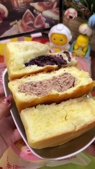 家人们谁懂啊?我终于吃到了这个传说中的喜饼,它是来自山东威海的特产,而且还是手工制作的,外皮酥脆,内馅香甜可口,还有多种口味可以选择,真的是太好吃了!它的包装也很精美,拿来送人也是倍有面子。这么好吃的喜饼,你们还在犹豫什么?赶快点击链接购买吧!#美食 #舌尖上的美食