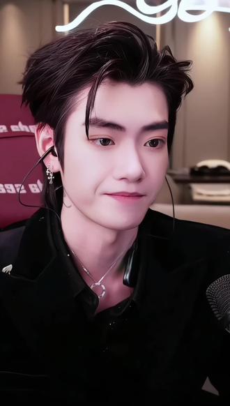 石榴花要变天了@孙澈 @孙澈的咕叽小汗脚 #孙澈 #澈所二创活动 #繁花盛典 #我的追星日记