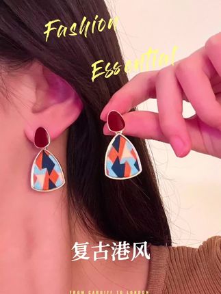 #生活服务热点中心 #耳钉 存在感刚刚好,细节控直接冲!关键一杯奶茶钱直接打包五件套,嘎嘎便宜嘎嘎好🔥 #松弛感 #吊带 #美式穿搭