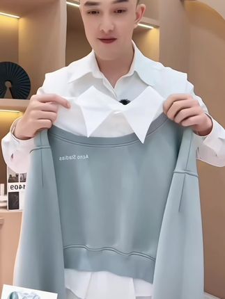 #假两件卫衣#休闲减龄穿搭卫衣 #韩哥女装#拉宏琥珀流光少年感变装 #流光机能风穿搭太有生命力了