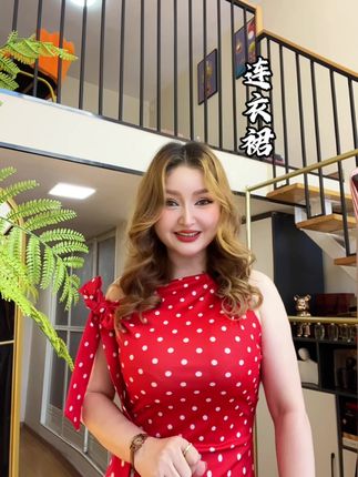 妈呀,姐妹们,这个裙子真的参加婚礼生日聚会,绝配 #穿搭是为了取悦自己#夏季干净风穿搭 #早秋基础款外套如何摆脱路人感 #毫不费力地打开初秋穿搭 #穿搭