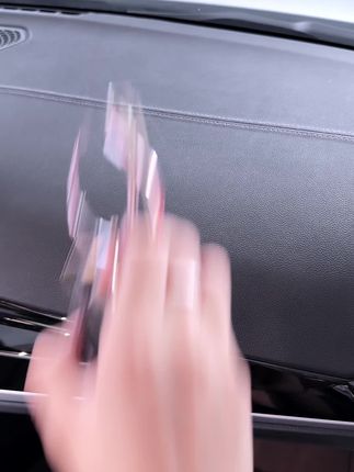 #汽车仪表台防滑垫   不占空间,使用方便,使用的同时不挡视野,而且还不影响空调出风口的使用,防滑效果也是嘎嘎好。手机支架狂甩不掉,#防滑垫手机支架 #实用好物 #仪表台手机支架 #开车必备