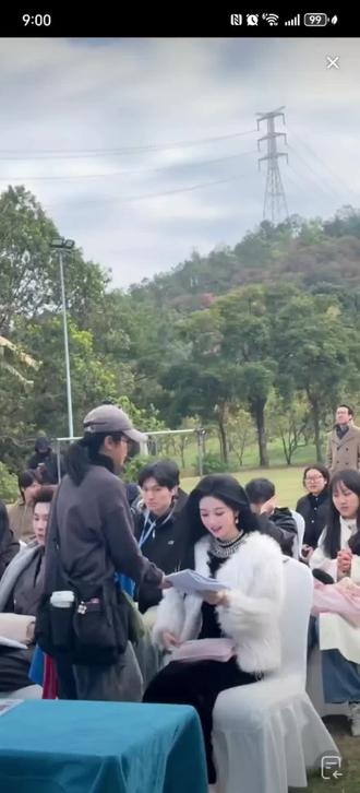 0102早9 #危楼之上 拍摄中…#岳雨婷#严子贤@岳雨婷