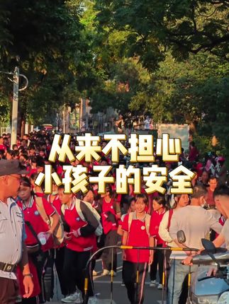 不会还有妈妈每天都担心孩子的安危吧,孩子经常跑出去玩,宝妈们可以试试这个米兔的儿童手表,宝妈再也不用担心了!!!#米兔儿童电话手表 #防孩子走丢 #儿童手表