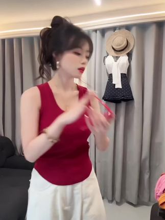 #夏季穿搭 #内搭外穿都好看 @DOU+上热门 @DOU+好生意 @DOU+小助手