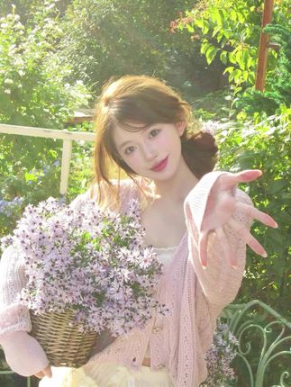 #张予曦毕雯珺真拍了红裙抱 #深情眼 #张予曦 #毕雯珺 #谁教千燕莞语这样剧宣的