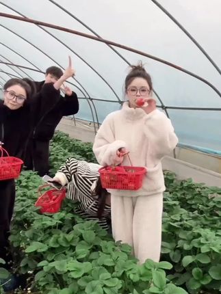 #睡衣家居服 #慵懒风 #韩系穿搭 #加厚保暖 #谁穿谁好看 @DOU+小助手 @DOU+上热门
