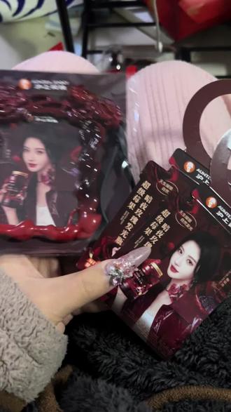 鞠姐你好美😭
上海阿姨我喜欢你!
#鞠婧祎 #沪上阿姨联名 #暗夜玫瑰