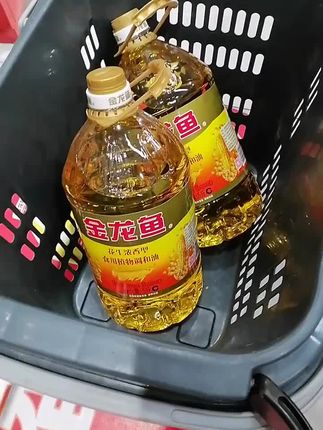 我家厨房一直吃这款金龙鱼花生油,真的很不错,花生味浓郁,炒菜特别香#好物推荐🔥 #日常分享 #金龙鱼 #金龙鱼花生油 @DOU+小助手