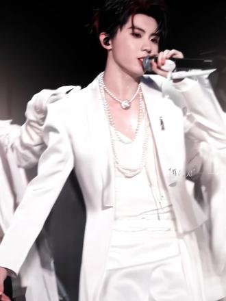 不知道 我的身材很曼妙