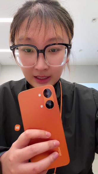 Redmi Turbo 5 Max背部灯效,解锁个性新玩法💡💡💡
🌈8色+亮度可调,游戏、音乐、拍照、通知全适配,氛围感瞬间拉满,你的手机就该不一样!
拿到新机的朋友们一起设置起来吧#京都南路西小米之家#国补#以旧换新#分期免息#小米手机