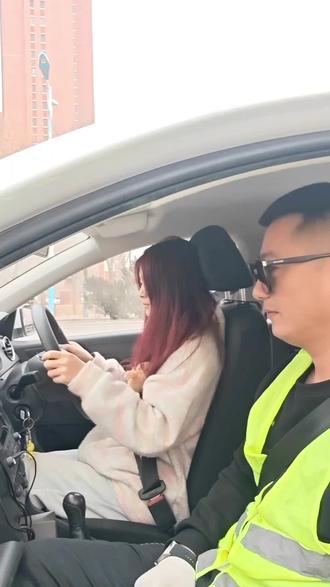 #赤诚驾培#泊头骏驰驾校#沧州学车#大学生#科目三@沧州赤诚驾培集团官方 大学生考科三,逢考必过加油100分,只能帮你到这了!