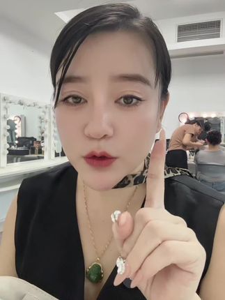 化妆师化妆好不好、化妆工具也很重要、给大家推荐这款动物毛的套刷、#化妆套刷 #化妆师推荐 #零基础学化妆 #橱窗好物