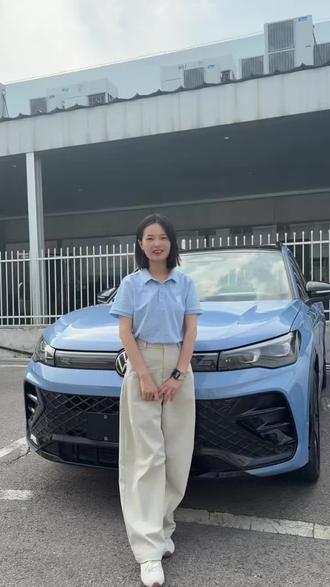 380四驱途观L pro 途观L pro 四驱智尊版,蓝色的外观,特别养眼,360全景,抬头显示,自动泊车,座椅加热按摩通风#途观Lpro#途观lpro价格 #途观l黑武士