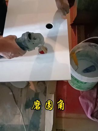 打磨瓷砖,磨圆角!#施工现场实拍 #装修工具 @DOU+小助手