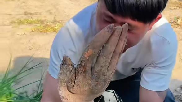 村民#挖山药 挖出人手#创作者扶持计划 #创作者激励计划 #抖加小助手