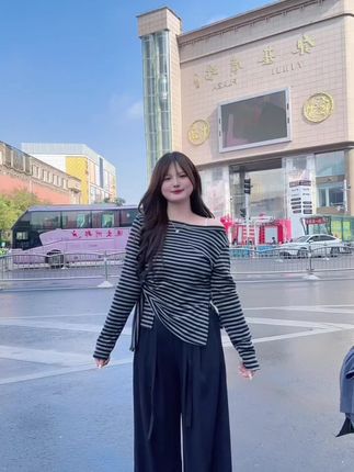 是哪个宝子还没有买我们家这款条纹上衣?#慵懒风穿搭 #高级穿搭 #大码穿搭
