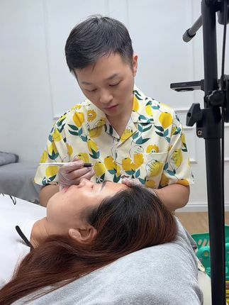 大姐说,别人家天天跟她发信息,做个眉毛68了,关键还送床被子,这是啥操作,怕人家回去寒心了,裹上被子暖和一下嘛。#美业文案