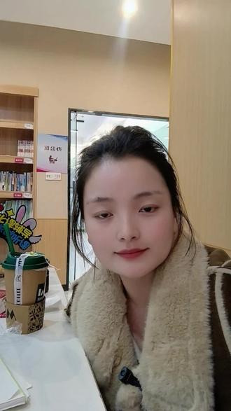 2026年蚌埠地理生物中考形势核心分两类情况,对应不同年级考生,具体如下:
1. 2026年应届中考考生(现初三学生):地理、生物仍按2025年政策计入中考总分,两门科目各40分,同时生物实验还有10分的实验操作分值,中考录取总分保持850分。这类考生需按原分值标准备考,两门学科仍是影响录取排名的重要加分项。
2. 2025 - 2026学年就读初二的学生(2027年中考考生):蚌埠市正开展社会稳定风险评估,拟从该年级起,地理、生物学业水平考试成绩不再以分数形式计入中考录取总分,公示期为2025年11月17 - 30日。后续大概率转为等级制考核(如合格/不合格或ABCD等级),虽不计分,但可能作为高中录取的参考条件,具体等级划分及使用规则需待公示结束后官方正式文件明确。#日常唠嗑 #内容太过真实 #日常分享