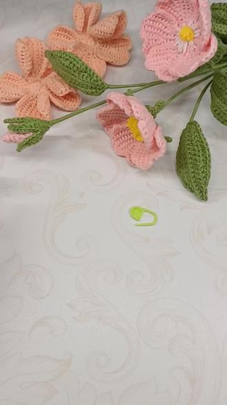 山木香钩织教程~花苞及花托钩织(附图解),线材是苏禾37号艾绿和72号浅桔#亲手制作的手工 #毛线钩织 #钩织零基础教学 #我的手工作品 #种草激励计划@中视频伙伴计划官号 @种草激励计划 @DOU+上热门 @Dou+中视频伙伴