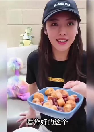 我的老天奶😭跟着蒋欣吃水煮菜蘸料真的有用。蒋欣吃的同款单山蘸料,连连说好吃😊喜欢的姐妹们可以尝试做起来呦
#减脂期 #减脂 #云南蘸水 #水煮菜