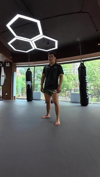拳击格斗自由搏击新手基本拳法 前直、后直、前手勾拳,我们这里讲的只是发力方式#散打#综合格斗#巴西柔术#防身术#群力