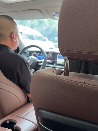 25岁 未婚未育 爸妈领着去吃比我年纪还小的结婚席#好天气 #gls