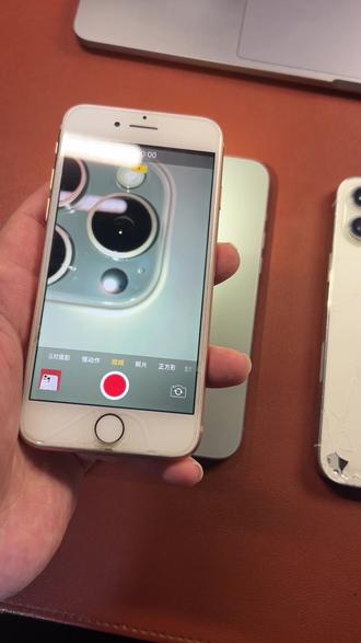 这个鉴别手机后盖真伪的方法,适用于目前所有带激光雷达的苹果手机