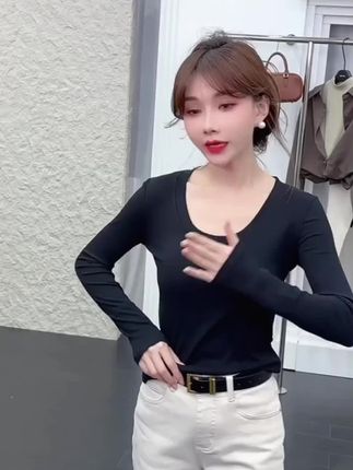 成功的秘诀在于坚持自己的目标和信念!!#今日分享 #爆款推荐 #早秋穿搭 #黑色打底衫