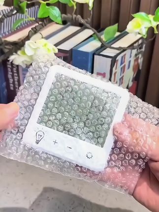 下周就要供暖了,咱们北方家庭这种小小的温湿度计真的可以准备起来了。#家庭必备 #生活必备 #强烈推荐