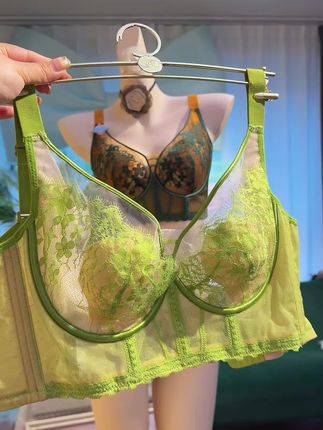 你生来就值得被爱 这点你无需质疑#爱了爱了 #值得拥有噢 #女神必备单品 #好身材好气质