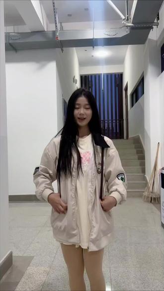 歌名:《要你说》@张ling钰y @破绽. @睡不醒. @思壹叁.@梵高高 #大学生哪有不疯的 #抖音推广#梵高团队