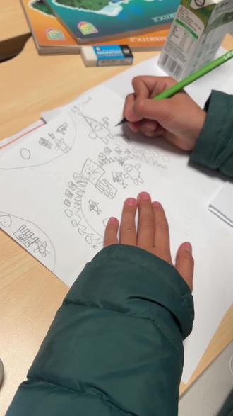 一年级男孩子有没有每天回家认真乖乖写作业的?
为什么我们家的每天脑子里就是“打打杀杀”🤷♀️🤷♀️🤷♀️
#做作业的迷惑行为