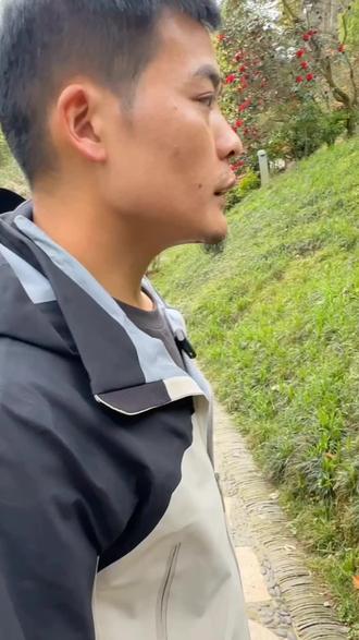 闻味识臭蛇,王锦蛇篇@山水刀疤哥 @刀疤哥(小)
#刀疤哥 #山水刀疤哥 #户外 #大自然 #何润东