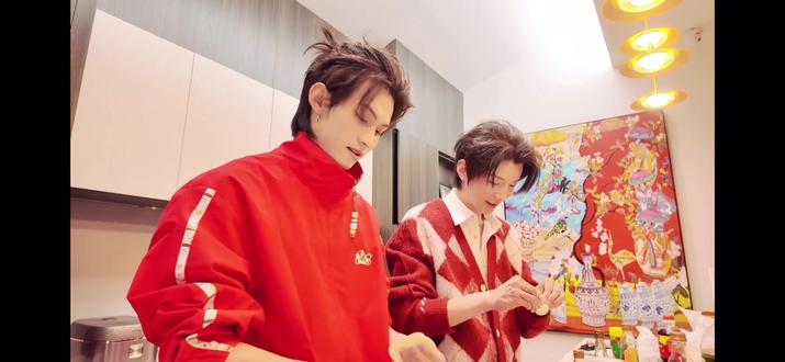 新年快乐,来自@郝熠然 @云旗Yunqi 的新年祝福都收到了吗?#日常分享