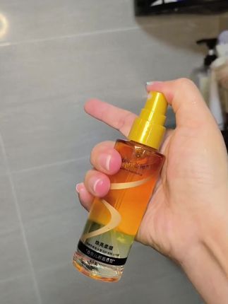 #种草好物推荐 #护发精油 这也太好闻了吧~真的巨好闻,妥妥的女主香